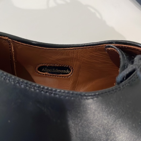 Allen Edmond black dress shoes - Picture 8 of 9